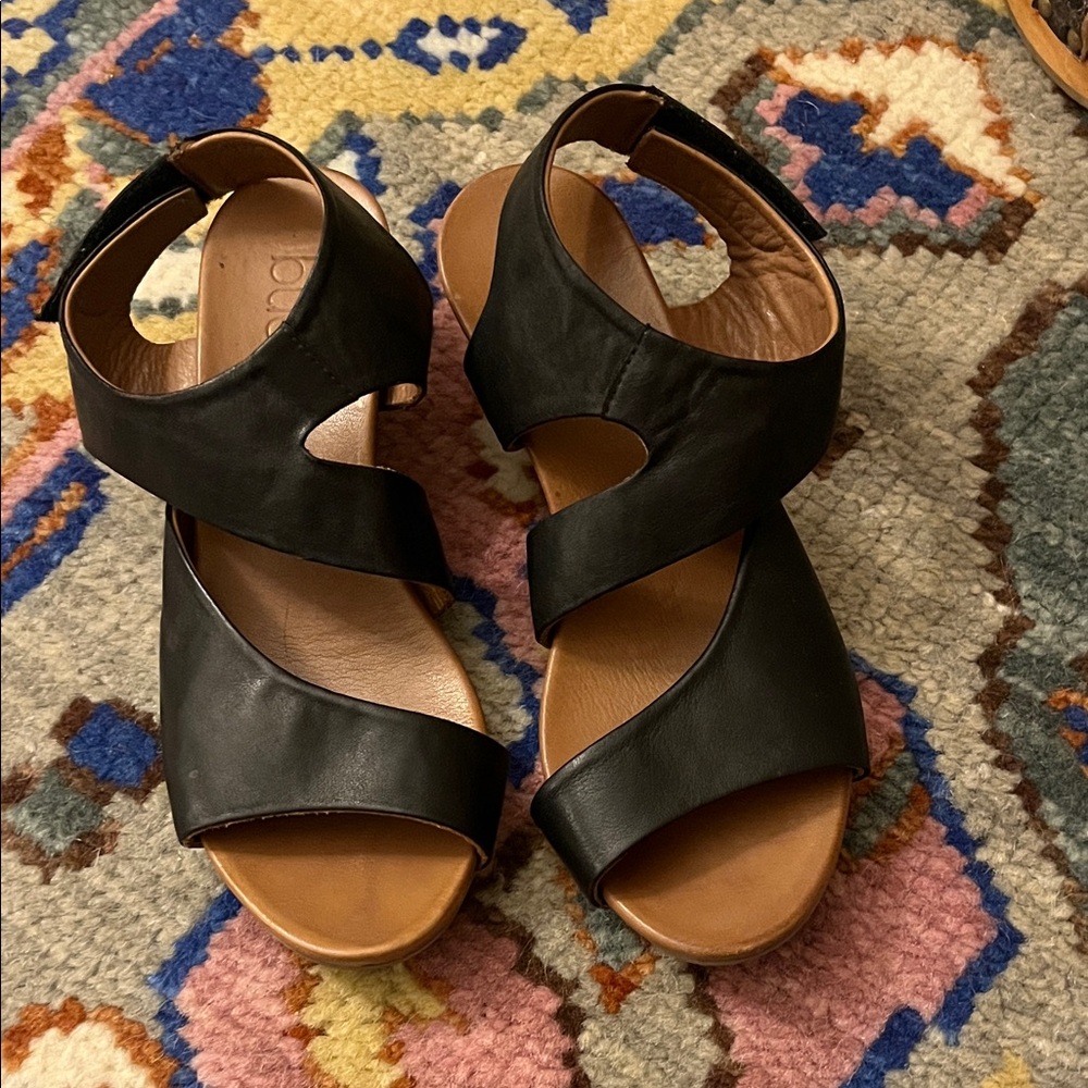 Bueno Black Women's Sandals